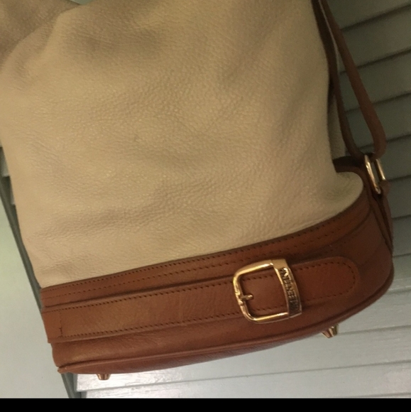 Valentina Leather Bucket Bag - Picture 9 of 15